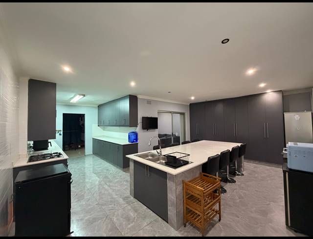 4 bed property to rent in SHERWOOD